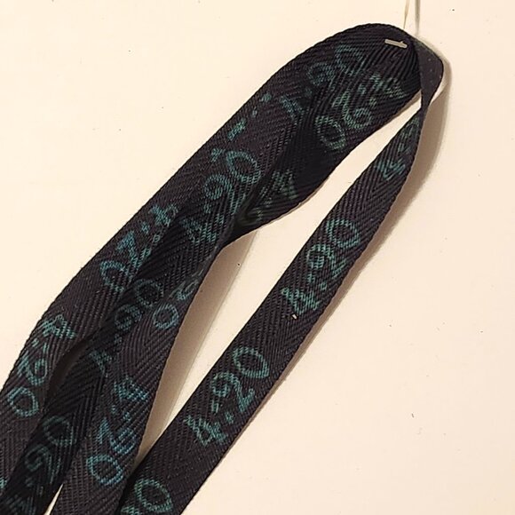 Weed Paraphernalia Shoe Laces and Patch NEW 420 Shoe Laces Cannabis Accessories - Picture 2 of 4